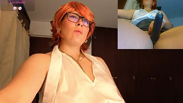 Snapshot of sophia_dumont chatting on 8, 9, 2025 sophia dumont online show from 8, 9, 2025