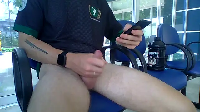 Snapshot of Novinho_pica_rosa chatting on 2, 2, 2026 Novinho pica rosa online show from 2, 2, 2026