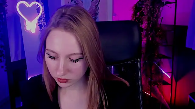 Snapshot of DariaTate chatting on 16, 2, 2025 DariaTate online show from 16, 2, 2025