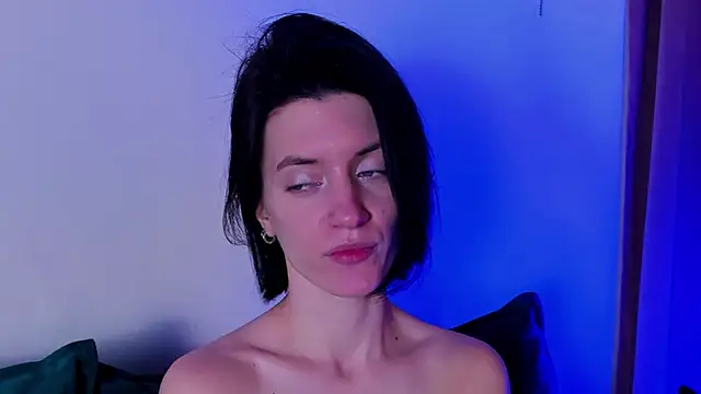 roxy riot  online show from 10, 2, 2025