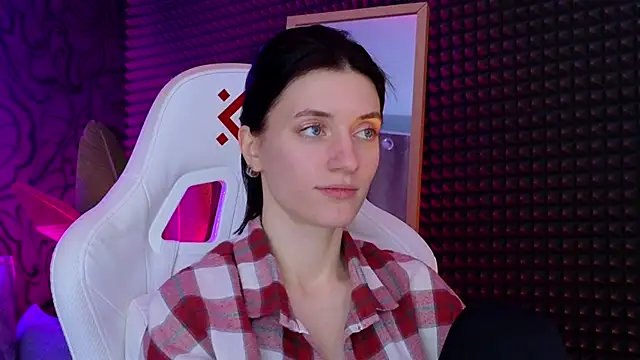 roxy riot  online show from 16, 3, 2025