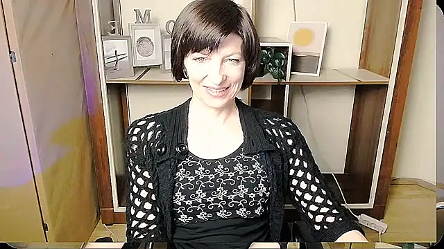 Snapshot of _AngeliaFlow_ chatting on 8, 6, 2026 AngeliaFlow online show from 8, 6, 2026