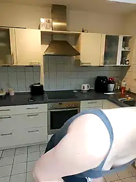 Snapshot of Gamergirl-Linela chatting on 10, 3, 2025 Gamergirl-Linela online show from 10, 3, 2025
