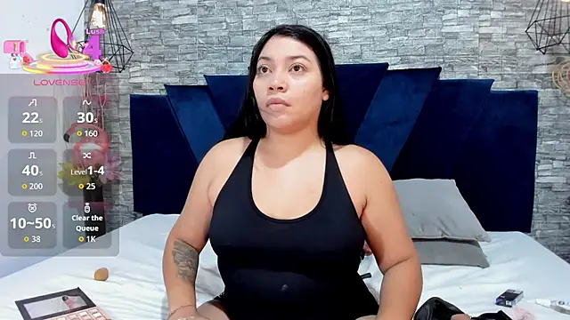 Snapshot of Sophia_Brunett chatting on 17, 9, 2025 Sophia Brunett online show from 17, 9, 2025