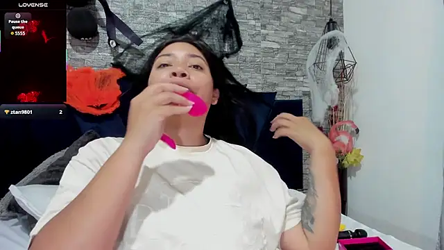 Sophia Brunett online show from 25, 10, 2025