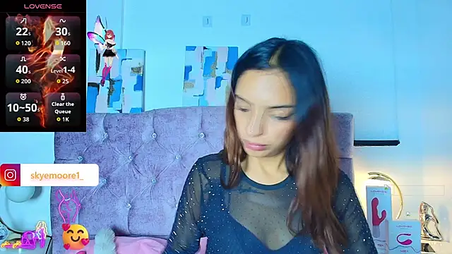 Snapshot of Skye_Moore chatting on 2, 10, 2025 Skye Moore online show from 2, 10, 2025
