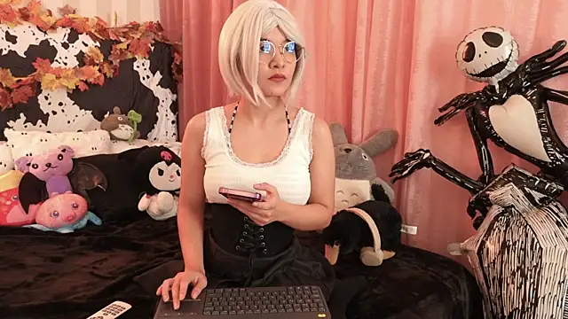 NataliaNovak online show from 10, 10, 2025