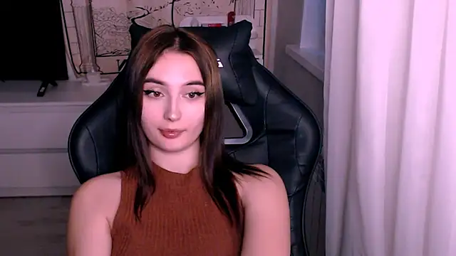 beauty blonde online show from 4, 10, 2025