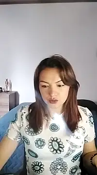 Snapshot of PenelopeMist chatting on 8, 3, 2025 PenelopeMist online show from 8, 3, 2025