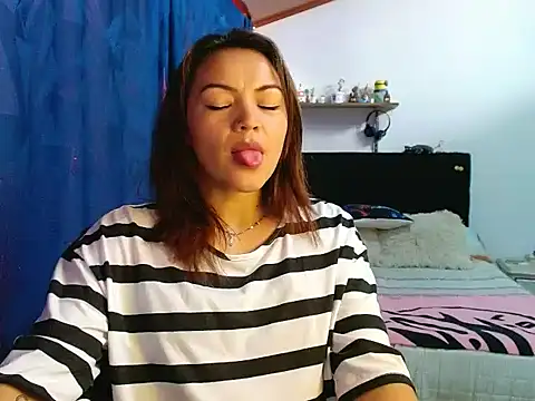 Snapshot of PenelopeMist chatting on 12, 3, 2025 PenelopeMist online show from 12, 3, 2025