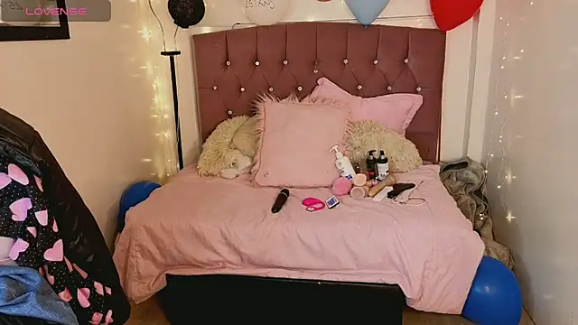 lizha milf online show from 1, 4, 2026