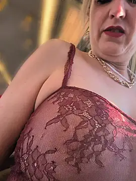 Snapshot of Sexybiene969 chatting on 8, 4, 2026 Sexybiene969 online show from 8, 4, 2026