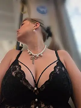 Snapshot of Sexybiene969 chatting on 16, 4, 2026 Sexybiene969 online show from 16, 4, 2026