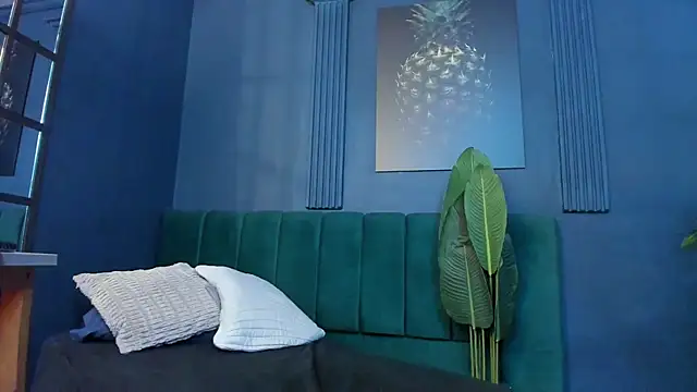 scarlet edwars online show from 31, 3, 2026