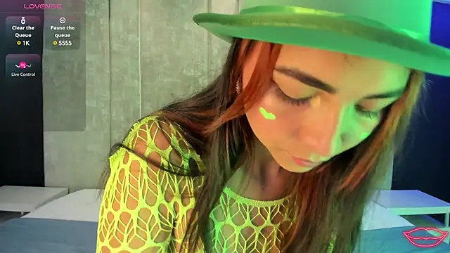 ValerieHyde online show from 18, 3, 2025