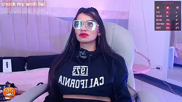 Snapshot of Emerald_gh chatting on 8, 10, 2025 Emerald gh online show from 8, 10, 2025