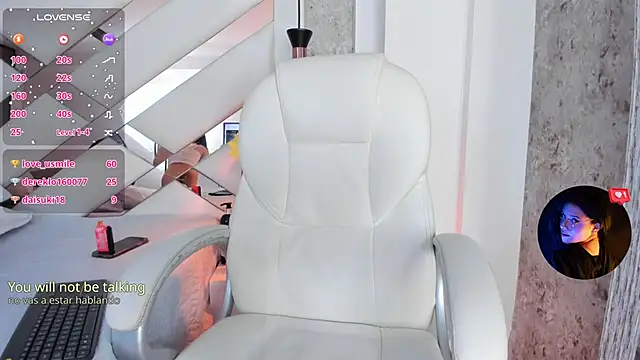 Giselle Lauren online show from 6, 3, 2025