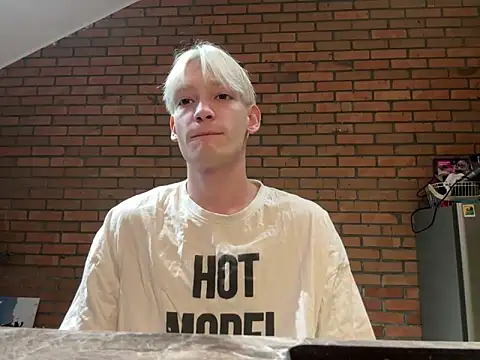 Julian wins online show from 7, 2, 2025