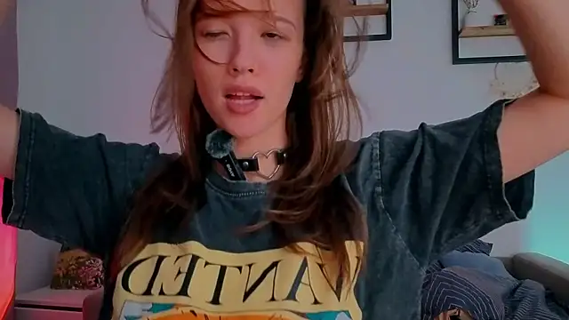 Snapshot of DemiDee chatting on 23, 6, 2026 DemiDee online show from 23, 6, 2026