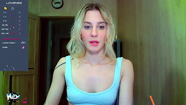 Snapshot of Caramel_piegirl chatting on 8, 9, 2025 Caramel piegirl online show from 8, 9, 2025