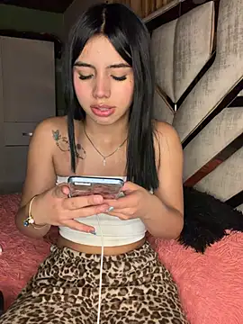 Laura-Khalifa online show from 5, 2, 2026