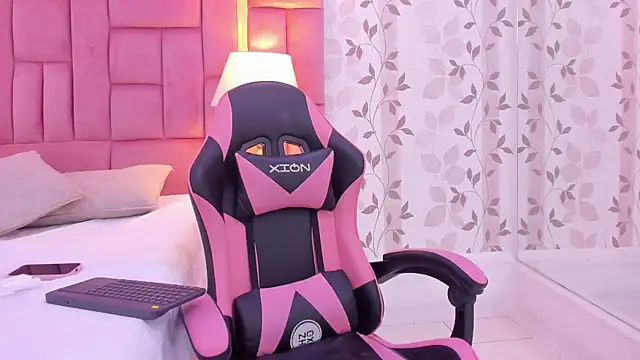 ArianaFranco online show from 8, 11, 2025