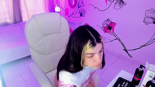 Isabela Fiorelli online show from 14, 11, 2025