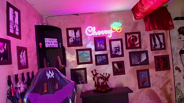 Snapshot of cherryy_bombshelll chatting on 13, 9, 2025 cherryy bombshelll online show from 13, 9, 2025