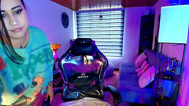 Snapshot of cherryy_bombshelll chatting on 9, 4, 2026 cherryy bombshelll online show from 9, 4, 2026