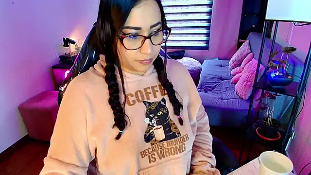 Snapshot of cherryy_bombshelll chatting on 7, 5, 2026 cherryy bombshelll online show from 7, 5, 2026