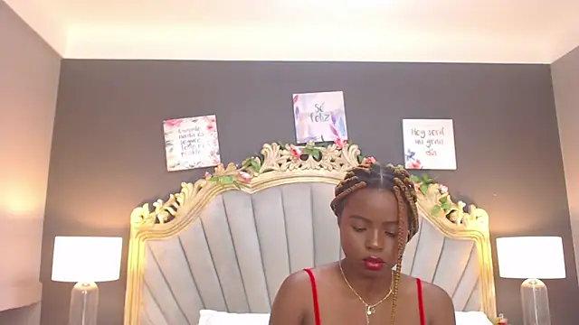 Snapshot of LindaBird chatting on 13, 2, 2025 LindaBird online show from 13, 2, 2025