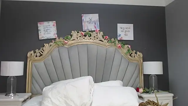 Snapshot of LindaBird chatting on 17, 2, 2025 LindaBird online show from 17, 2, 2025