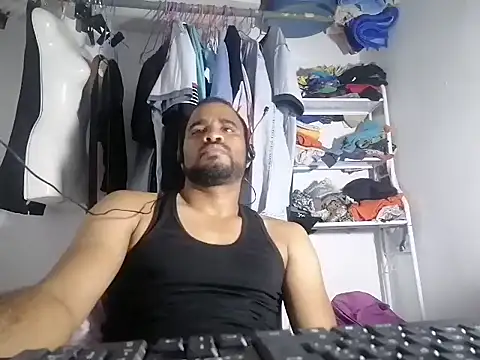 Snapshot of YOX22 chatting on 11, 2, 2025 YOX22 online show from 11, 2, 2025