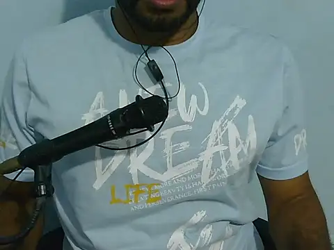 Snapshot of YOX22 chatting on 14, 9, 2025 YOX22 online show from 14, 9, 2025