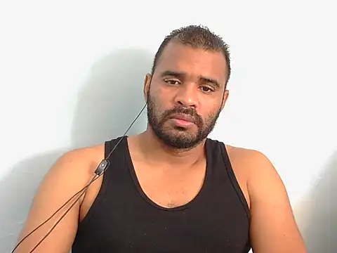 Snapshot of YOX22 chatting on 25, 9, 2025 YOX22 online show from 25, 9, 2025