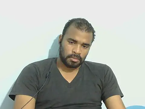 Snapshot of YOX22 chatting on 16, 11, 2025 YOX22 online show from 16, 11, 2025