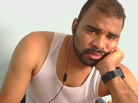 Snapshot of YOX22 chatting on 24, 11, 2025 YOX22 online show from 24, 11, 2025