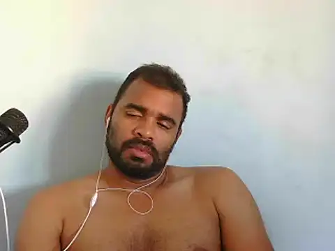 Snapshot of YOX22 chatting on 2, 12, 2025 YOX22 online show from 2, 12, 2025