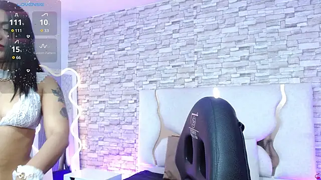 Snapshot of Gaby_tay1 chatting on 14, 11, 2025 Gaby tay1 online show from 14, 11, 2025