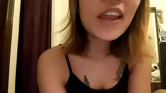 Snapshot of suki_fruit chatting on 28, 2, 2025 suki fruit online show from 28, 2, 2025