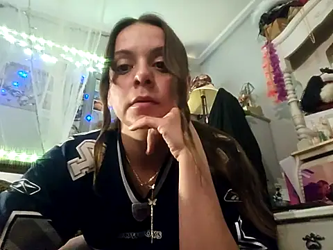 Snapshot of ShysluutGia chatting on 1, 3, 2025 ShysluutGia online show from 1, 3, 2025