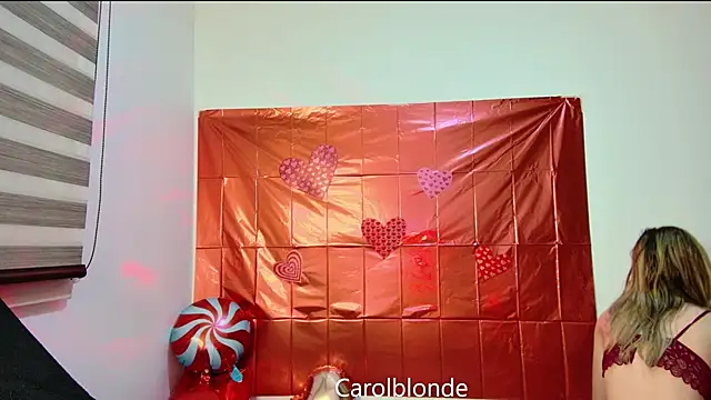 Snapshot of Carolblonde chatting on 14, 2, 2025 Carolblonde online show from 14, 2, 2025