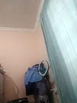 Snapshot of prettiechanti chatting on 14, 10, 2025 prettiechanti online show from 14, 10, 2025