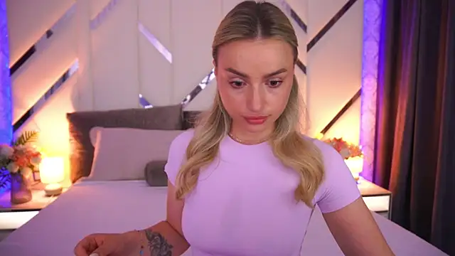 Snapshot of LindsieGreyy chatting on 6, 7, 2026 LindsieGreyy online show from 6, 7, 2026