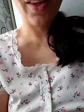 Snapshot of Emily_homegirl chatting on 6, 3, 2025 Emily homegirl online show from 6, 3, 2025