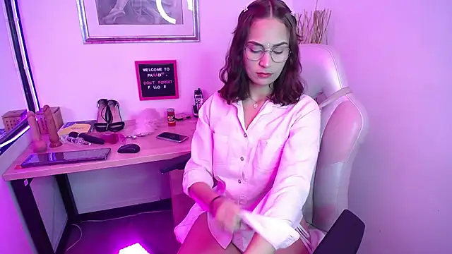 Snapshot of Auroraa_soul chatting on 10, 10, 2025 Auroraa soul online show from 10, 10, 2025