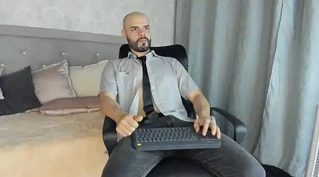 Luke Diaz7 online show from 21, 2, 2025