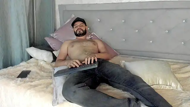 Luke Diaz7 online show from 2, 3, 2025