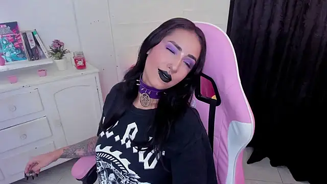 Snapshot of Nyx_Blackmoon chatting on 6, 10, 2025 Nyx Blackmoon online show from 6, 10, 2025