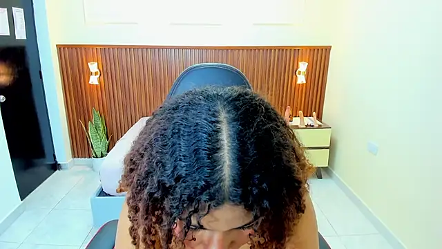 MELINAMARTINS online show from 13, 3, 2025